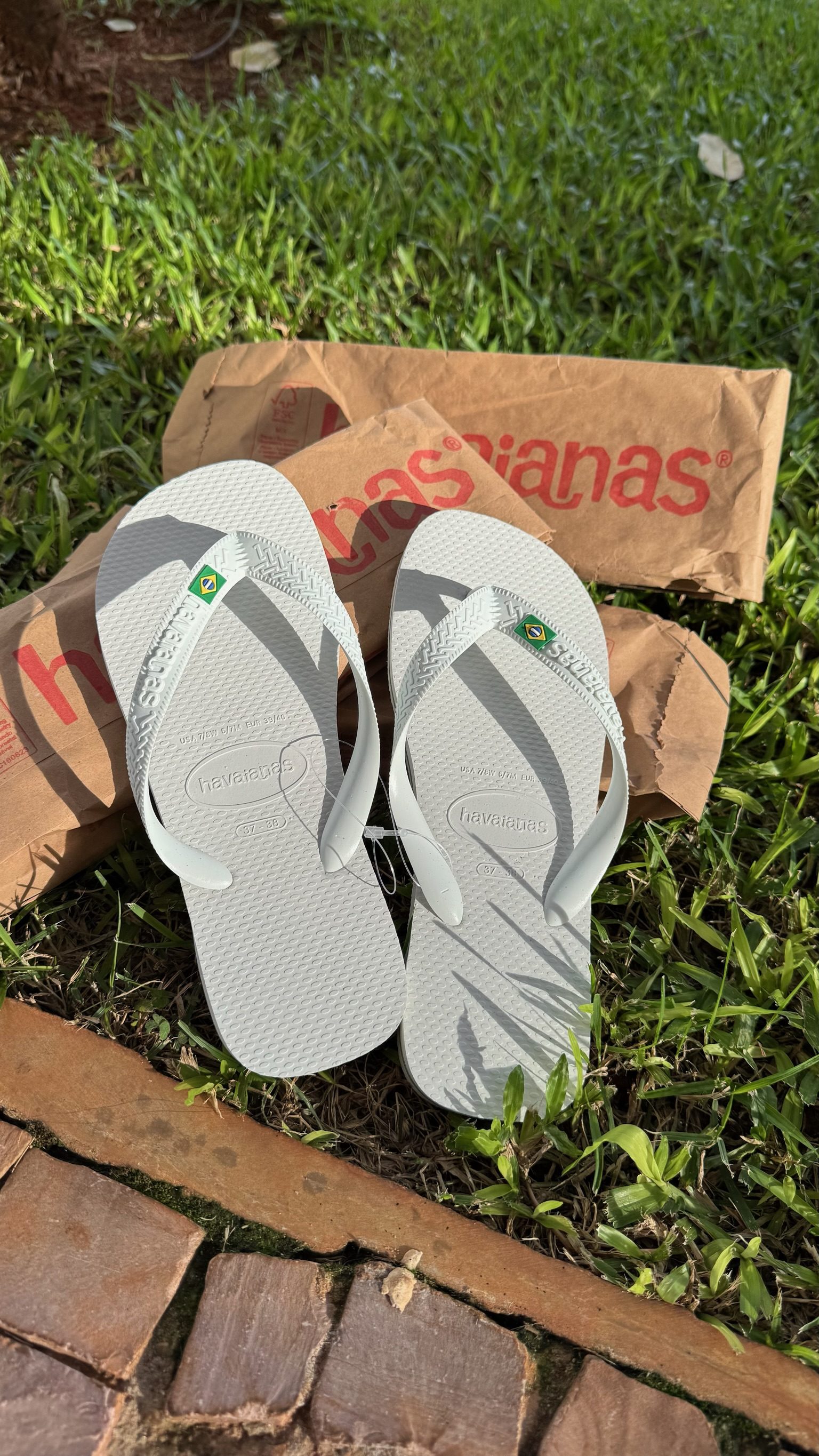 Havaianas branca Assisseller — foto real do produto